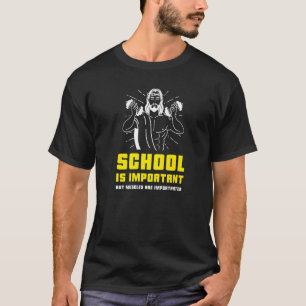 Camiseta A Escola É Importante Mas Os Músculos São Importan