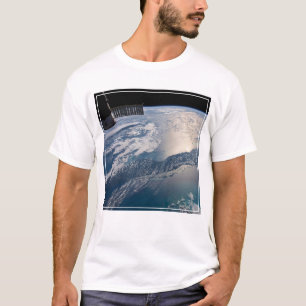 Camiseta A Estação Espacial Internacional Acima Do Atlântic