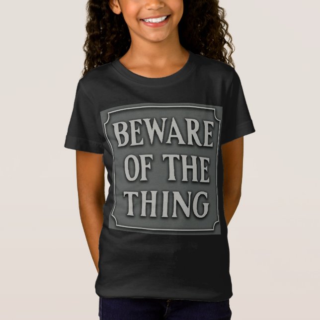 Camiseta A família Addams Cuidado com o prêmio Thing (Frente)