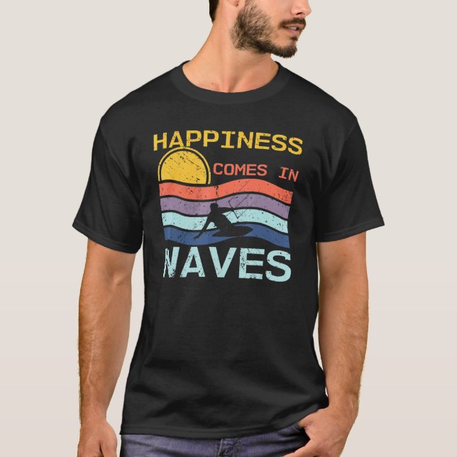Camiseta A Felicidade Vem Nas Ondas Legal Kitesurfers Retro (Frente)
