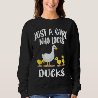 Camiseta A Girl Who Loves Ducks  Duck Owner