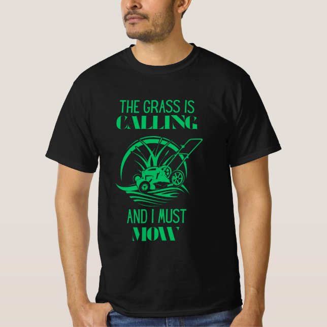 Camiseta A grama está chamando e eu tenho que ir (Frente)