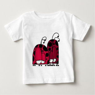 Camiseta A Ilustração de Ladybug de Amor Sem Solicitação