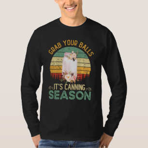 Camiseta A Imagem De Retro Engraçada Pega As Bolas E Está A