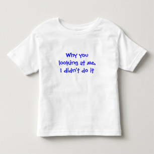Camiseta A irmã mais pequena fez isso