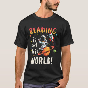Camiseta A Leitura É Espaço Divertido de Livros Fora deste 