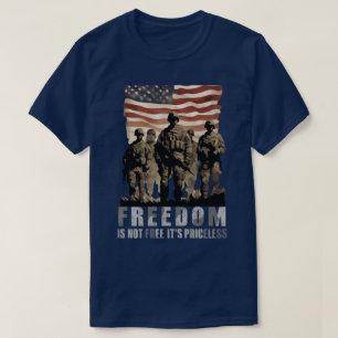 Camiseta A Liberdade de Bandeira Americana Patriótica não é