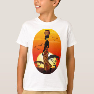 Camiseta A linda mulher africana Silhouette sobre os sóis a