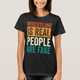 Camiseta A luta É Que As Pessoas Reais São Falso Profission