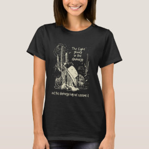 Camiseta A Luz Brilha Na Escuridão Bota E Chapéu Cowgir