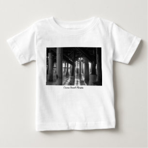 Camiseta A Luz Do ouro Brilha Em Escala De Cinza