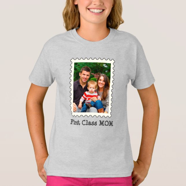 Camiseta A MÃE DE PRIMEIRA CLASSE é a melhor mãe já persona (Frente)