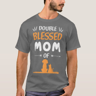 Camiseta A Mãe Dupla Abençoada É Só Uma Mãe Que Ama O Gato