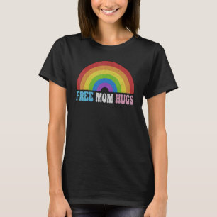 Camiseta A Mãe Livre Abraça-Se Com O Arco-Íris E A Bandeira
