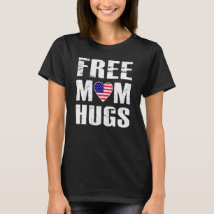 Camiseta A mamã livre abraça o coração LGBT do arco-ír