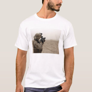 Camiseta A Marine dispara a M-32