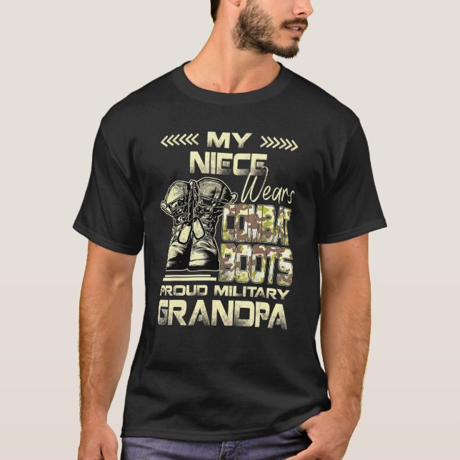 Camiseta A Minha sobrinha Veste o Combate às Botas Orgulhos (Frente)