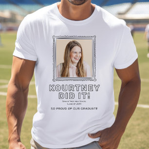 Camiseta A Modern Photo Fez Isso! Orgulhoso Graduado
