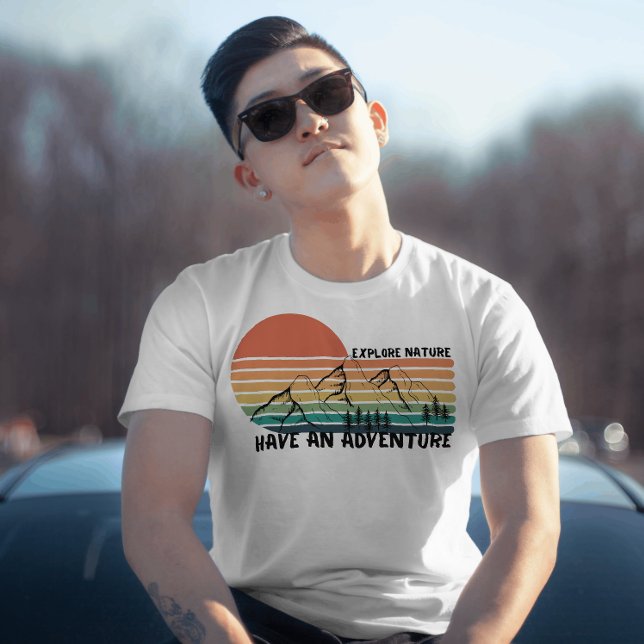 Camiseta A natureza do Retro 70s Hing Explore tem uma avent (Criador carregado)