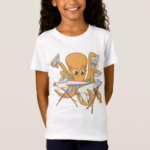 Camiseta A passar o polvo, sobrecarregada por tarefas.