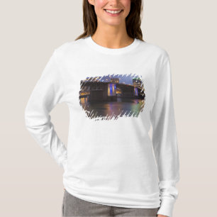 Camiseta A ponte Morrison sobre o rio Willamette