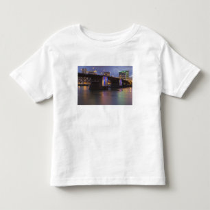 Camiseta A ponte Morrison sobre o rio Willamette