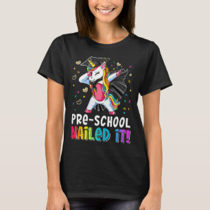 Camiseta A Pré-Escola Encerrou-O A Dabbing Unicorn No Dia P