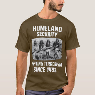 Camiseta A segurança interna nativa americana combatendo o