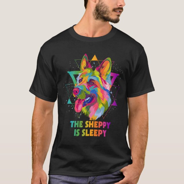 Camiseta A Sheppy É O German shepherd Sonolento Shepard Hum (Frente)