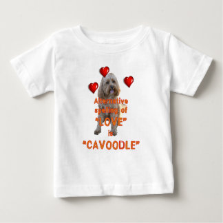 Camiseta a soletração alternativa do AMOR é CAVOODLE