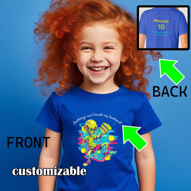 Camiseta A Tomada de Controle do Pickleball Alienígena (Cute and funny kidn pickleball t shirt with alien playing pickleball,  custom text on both sides)