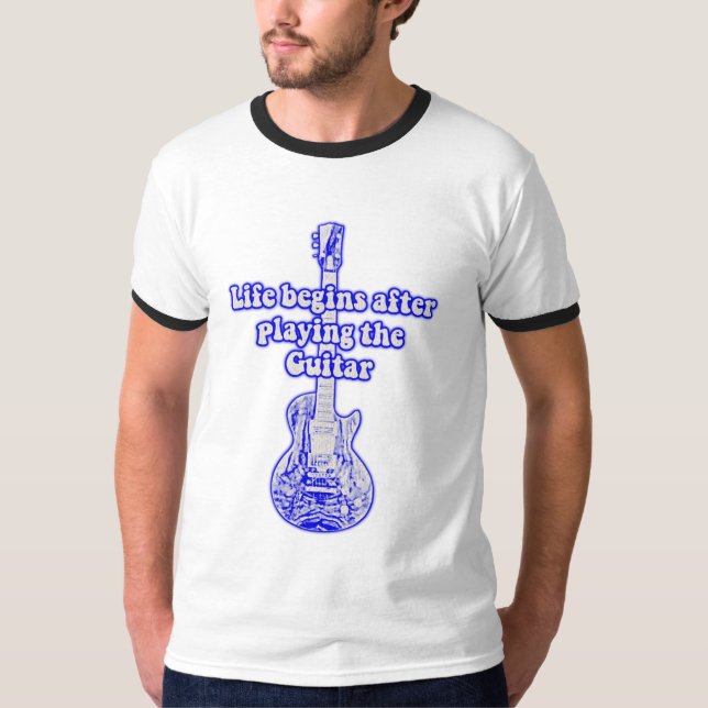 Camiseta A vida começa depois de tocar violão. (Frente)