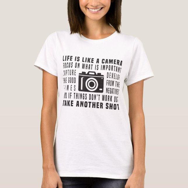 Camiseta A Vida De Fotógrafo É Como Uma Fotografia De Câmer (Frente)