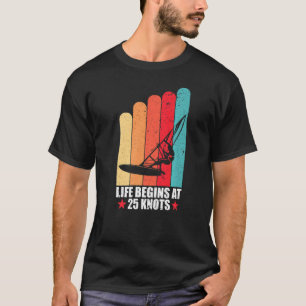 Camiseta A Vida Do Windsurfing Começa Com 25 Nós, Retro Da