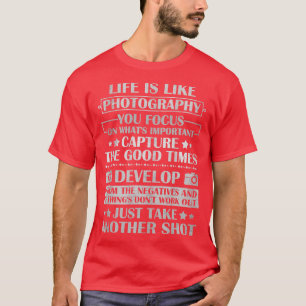Camiseta A Vida É Como A Câmera Fotográfica Do Lover