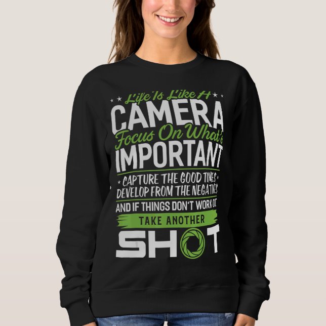Camiseta A Vida É Como Uma Câmera Tirar Outra Fotografia. (Frente)