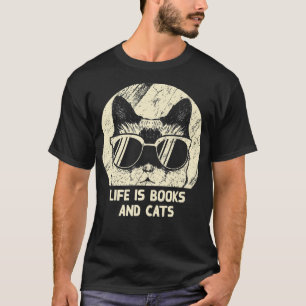 Camiseta A vida é livros e livros de gatos e gatas.