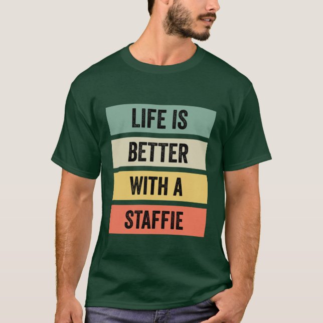 Camiseta A vida é melhor com amigos Staffie (Frente)