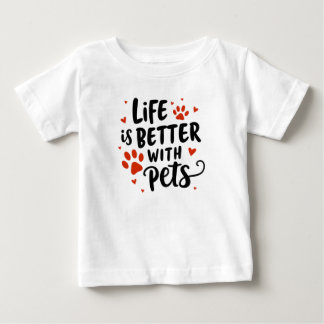 Camiseta A vida é melhor com animais de estimação - um anim