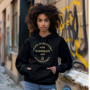 Camiseta a vida é melhor com uísque e fogueira