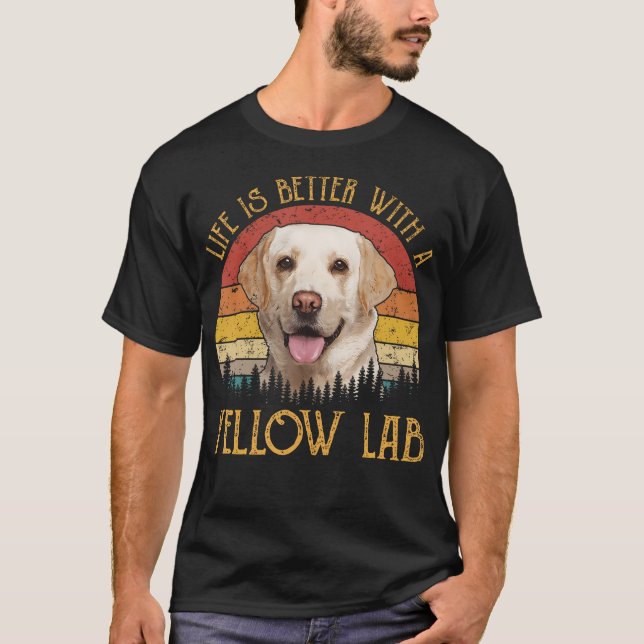Camiseta A Vida É Melhor Com Um Labrador Amarelo (Frente)