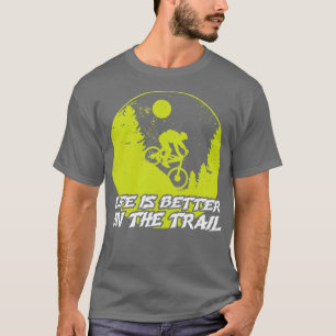 Camiseta A Vida É Melhor Em Um Caminho