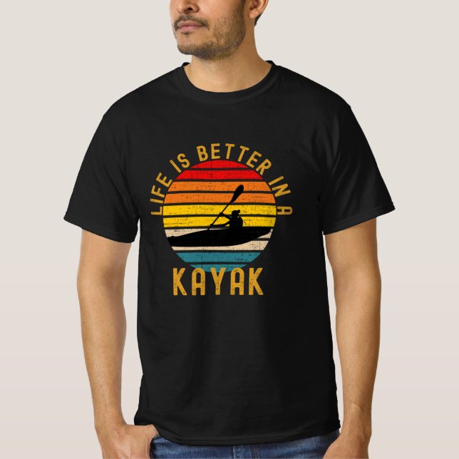 Camiseta A Vida É Melhor Em Um Retro Kayak (Frente)