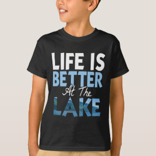 Camiseta A Vida É Melhor No Lago Pescaria Em Barco