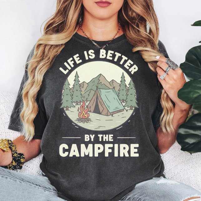 Camiseta A vida é melhor perto da fogueira de acampamento D (Criador carregado)