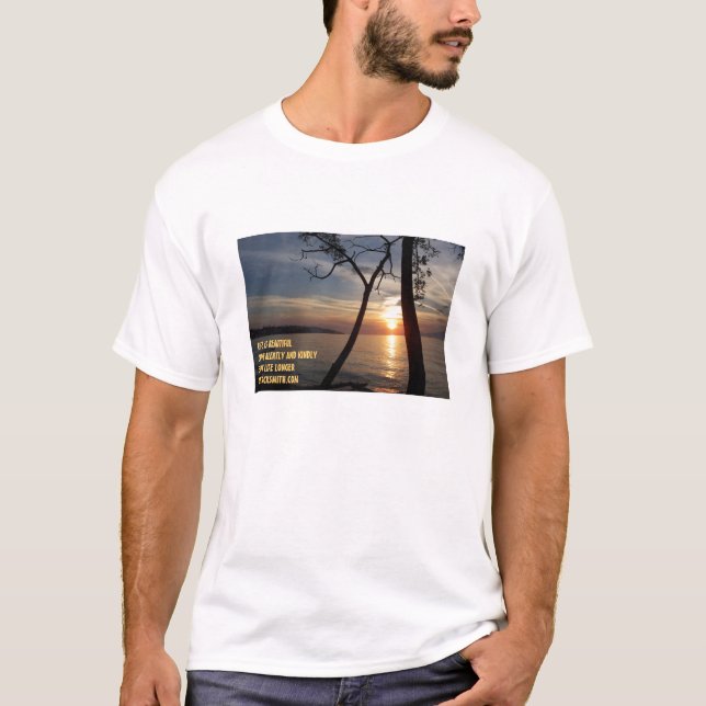 CAMISETA A VIDA É MOVIMENTAÇÃO BONITA ALERTA. (Frente)