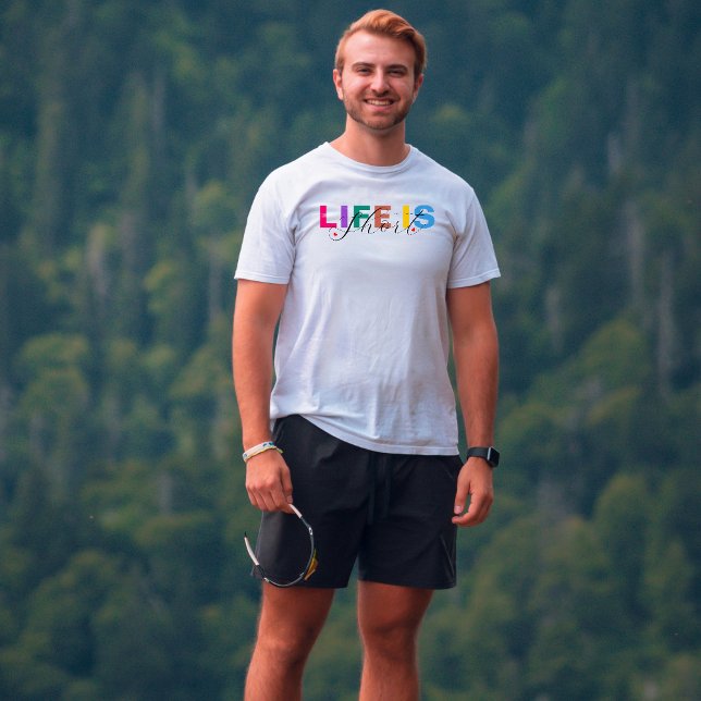 Camiseta A vida é um pequeno incentivo (life is fashion and modern world.)