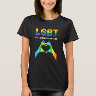 Camiseta A vida melhora junto com a Gay do Orgulho