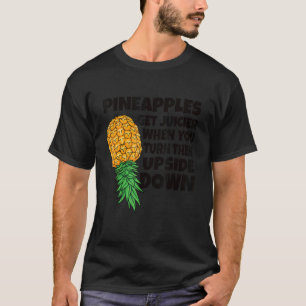 Camiseta Abacaxi Fica Mais Suculento Quando Homem Balança d