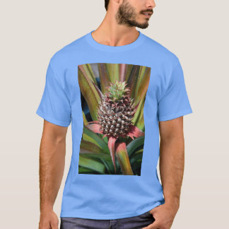 Camiseta Abacaxi jovem crescendo sob o sol tropical ret